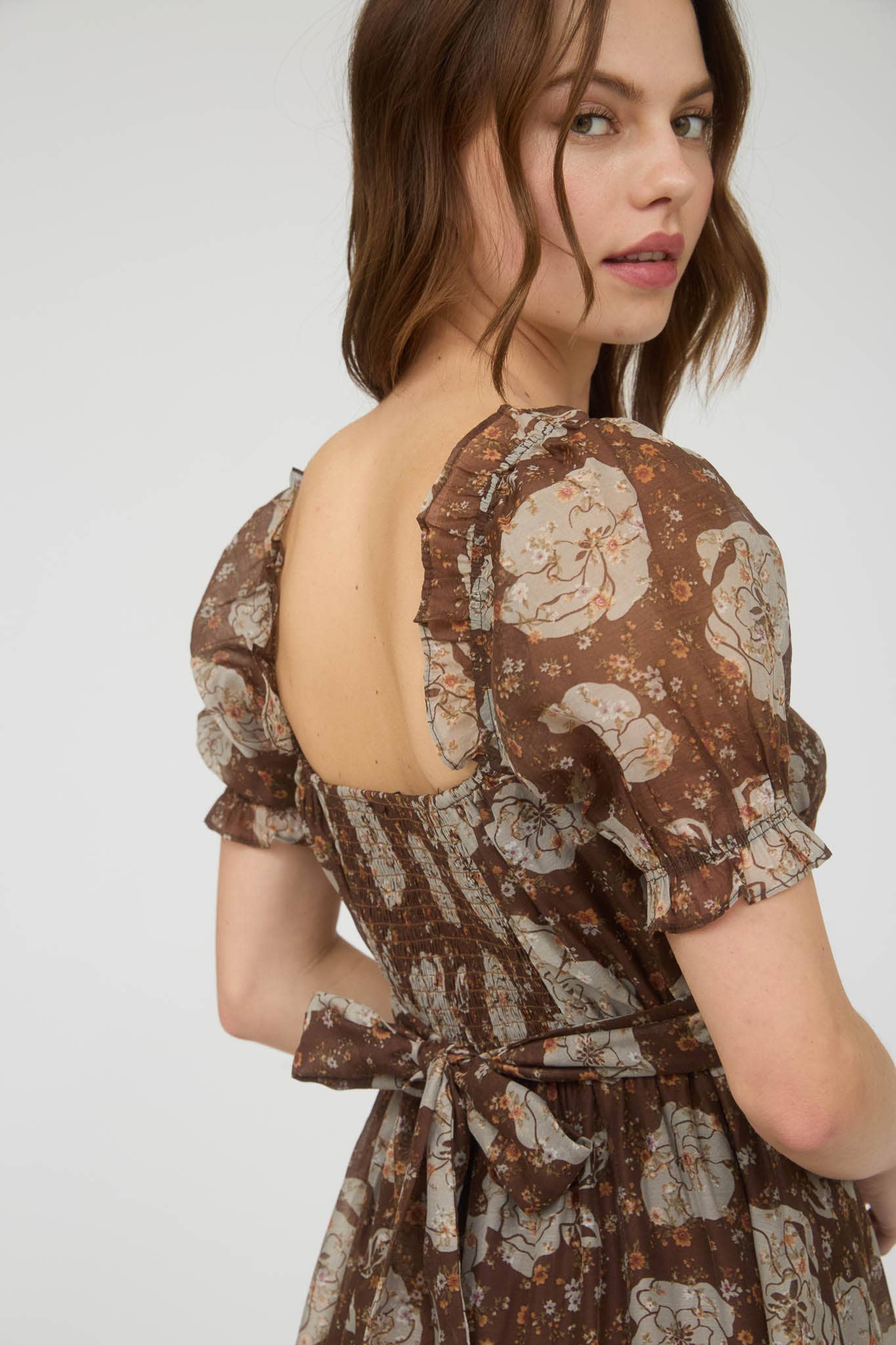 FLORAL SWEETHEART NECK BACK TIE MIDI DRESS