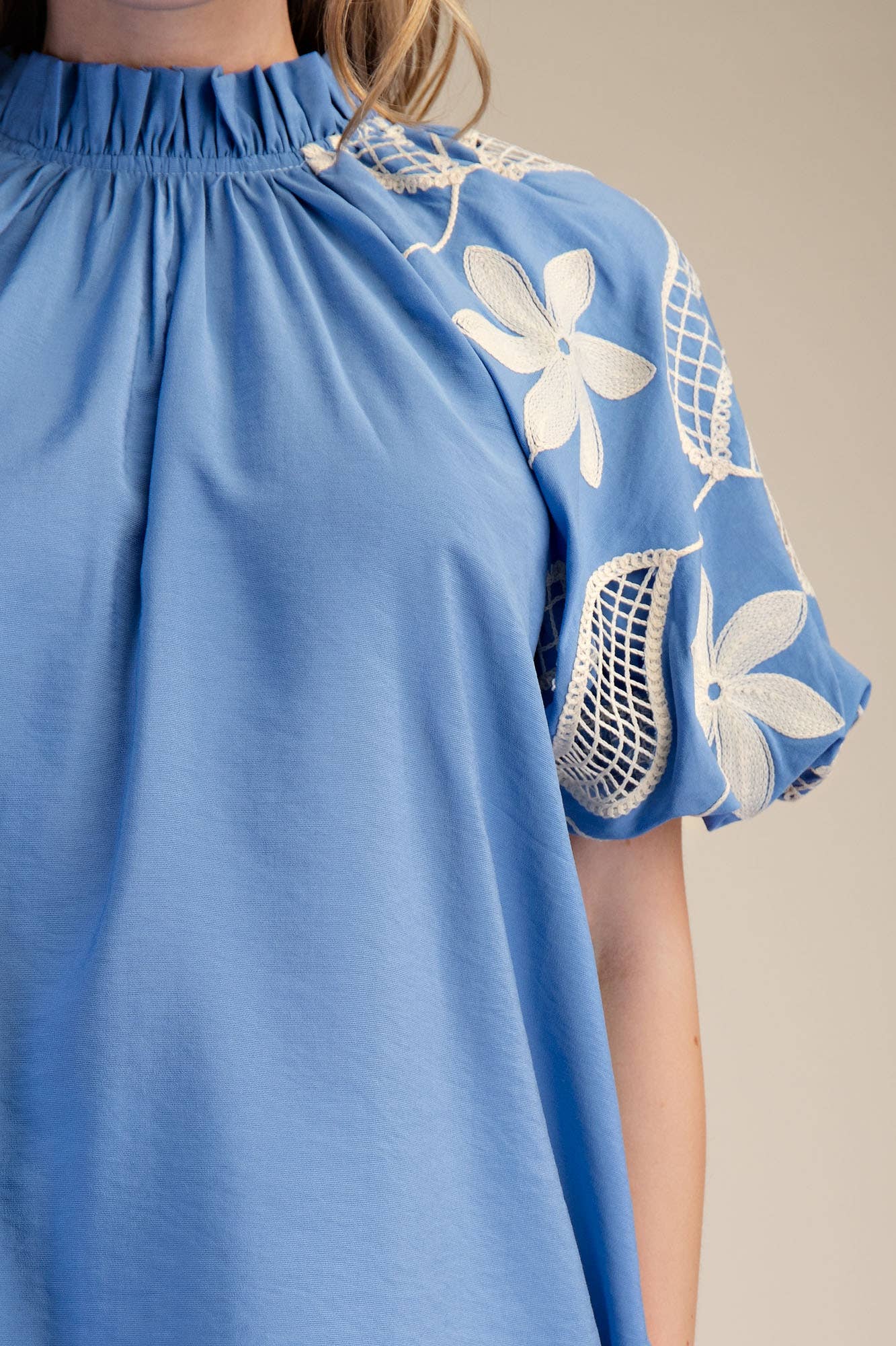 Ruffle Neck Bubble Sleeve Blouse