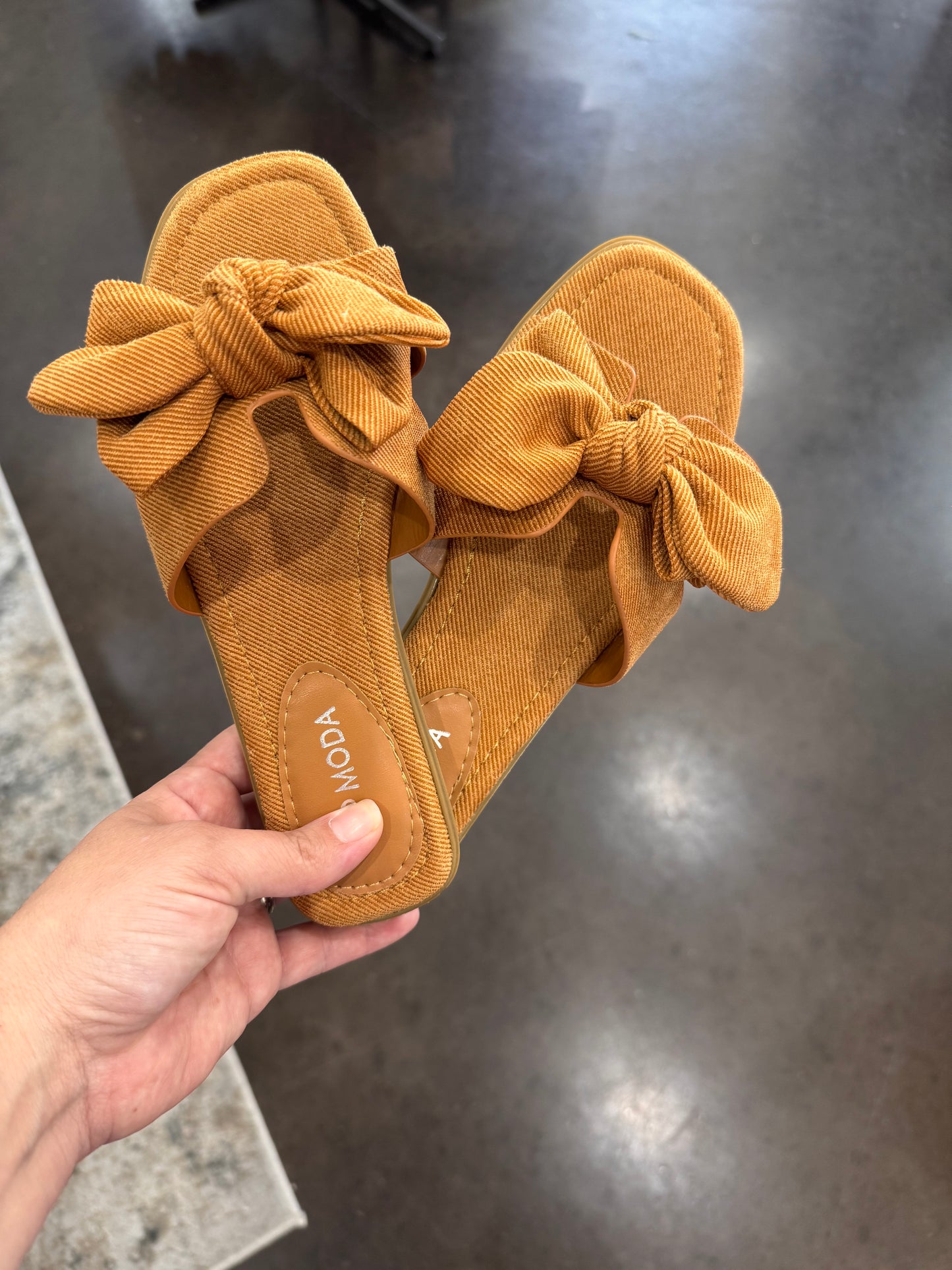 ZAIN-1 RIBBON DECOR BAND SANDAL: TAN DENIM