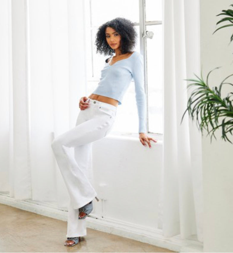 True White Flare KanCan 022