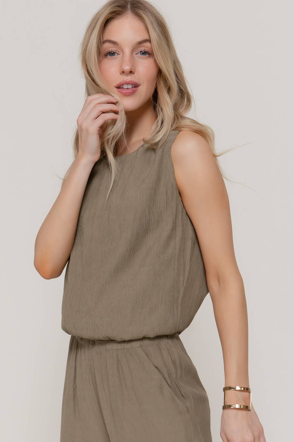 Sleeveless Round Neck Balloon Fit Top