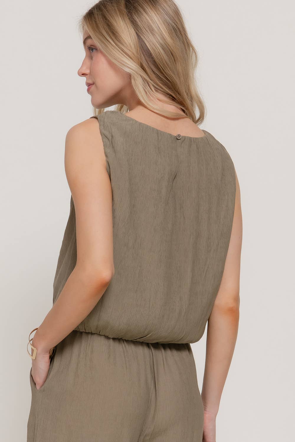 Sleeveless Round Neck Balloon Fit Top
