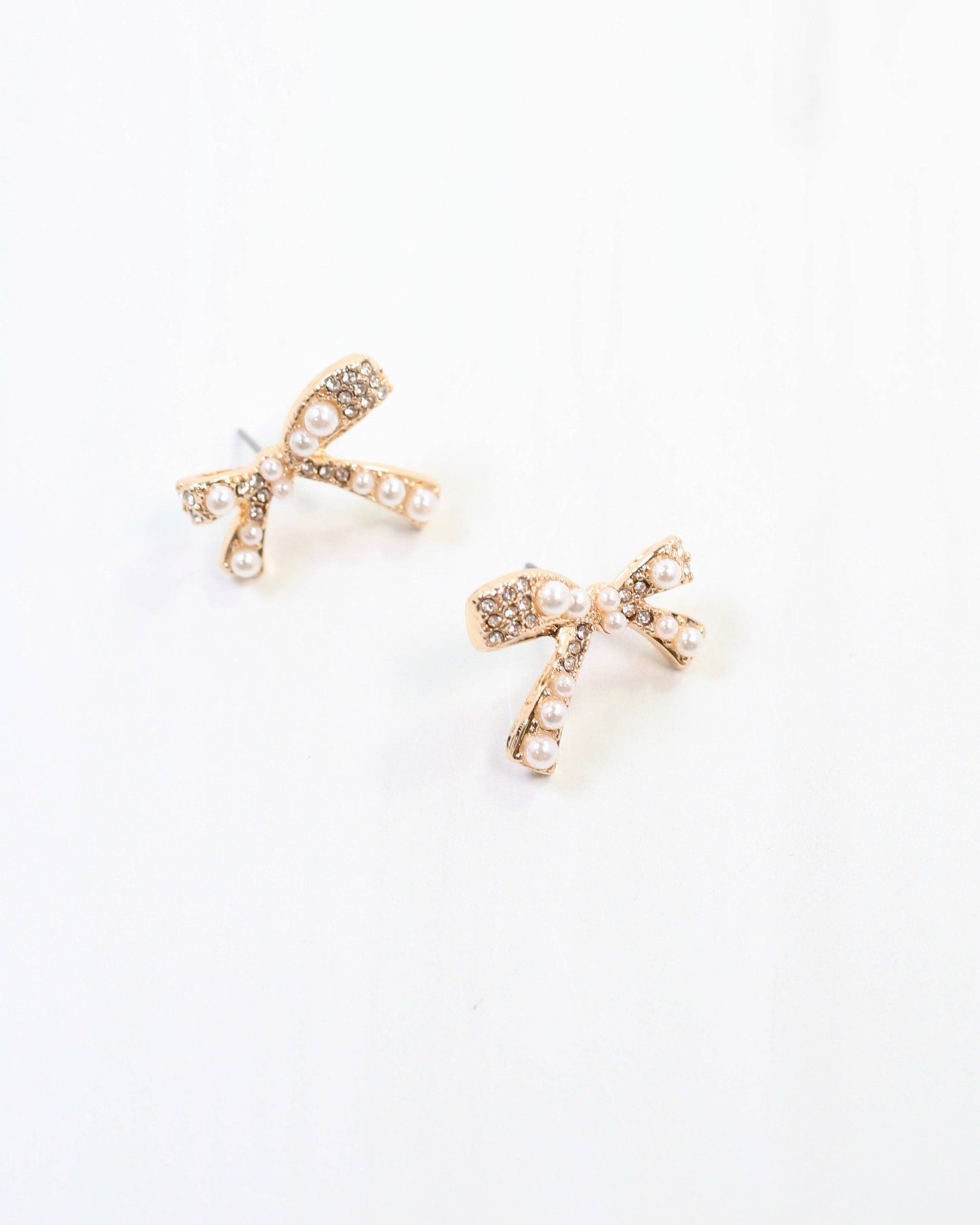 Pasadena Pearl Bow Stud Gold: Default