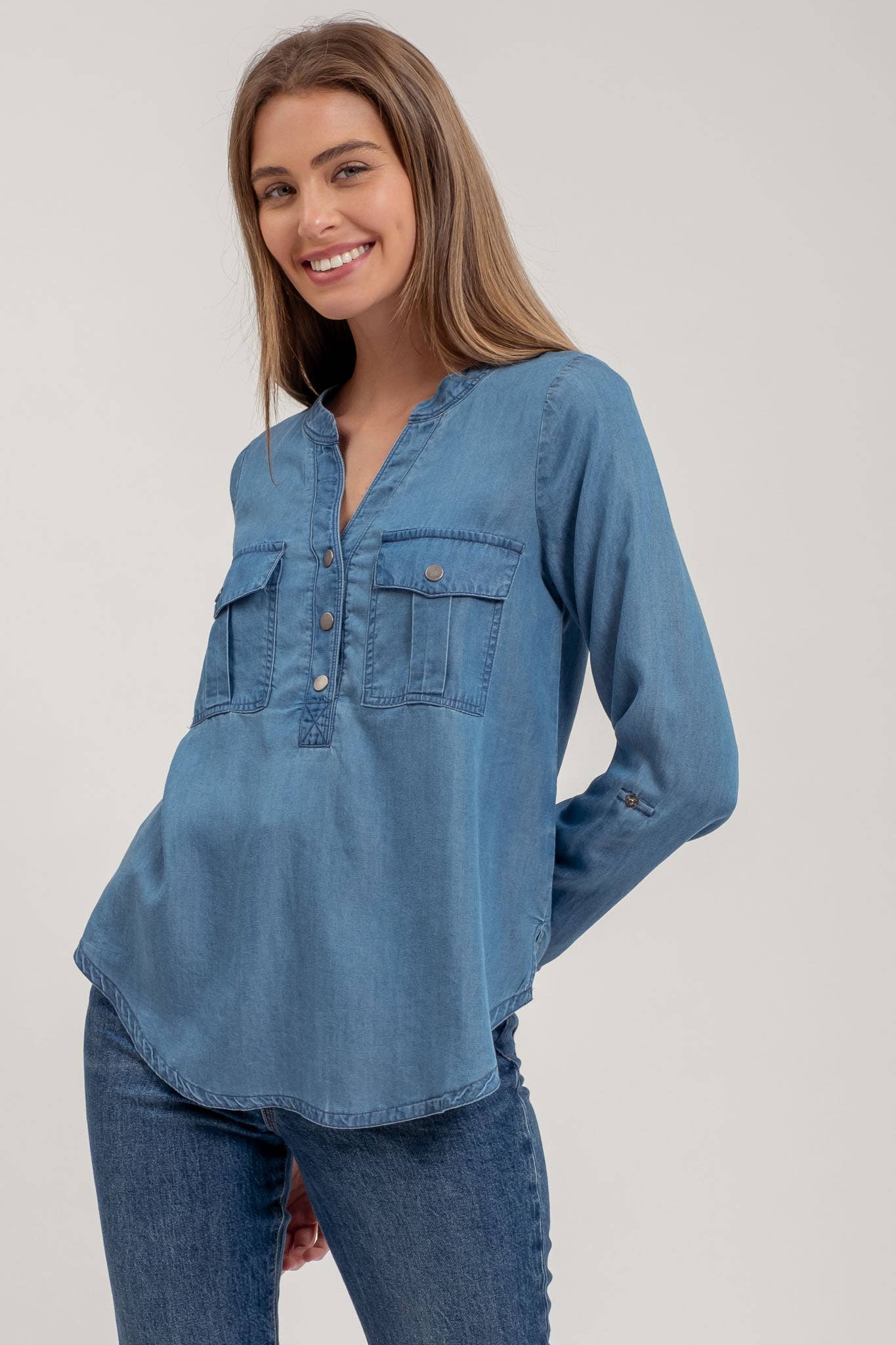 CHAMBRAY V NECK HALF BUTTON LONG SLEEVE TOP