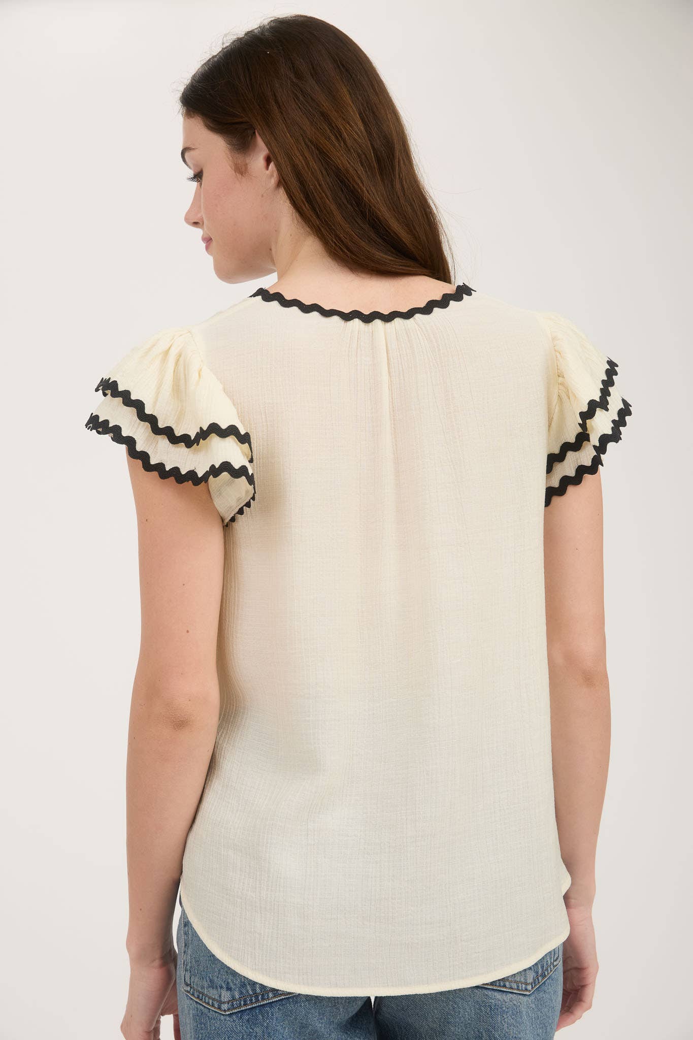 V NECK WAVY TRIM RUFFLE SLEEVE TOP
