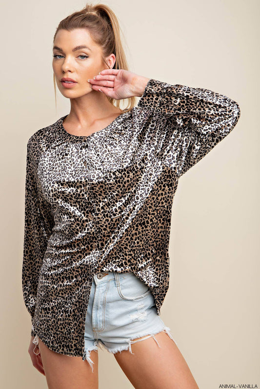 VELVET ANIMAL PRINTED BUTTON DOWN TOP