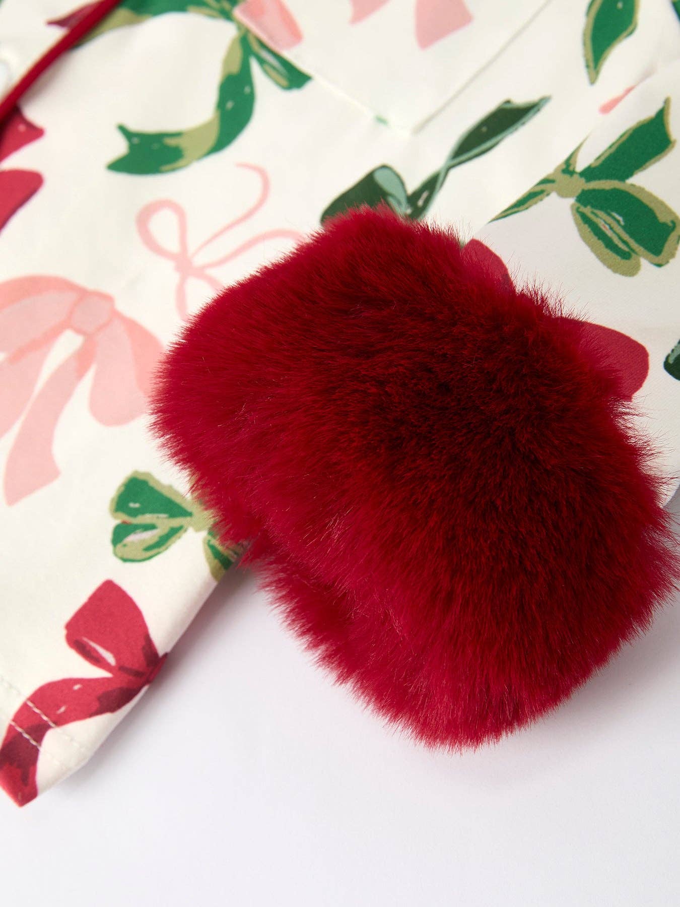 Holiday Bow Print Christmas Pajama Set – Girls Cozy Red Trim Sleepwear