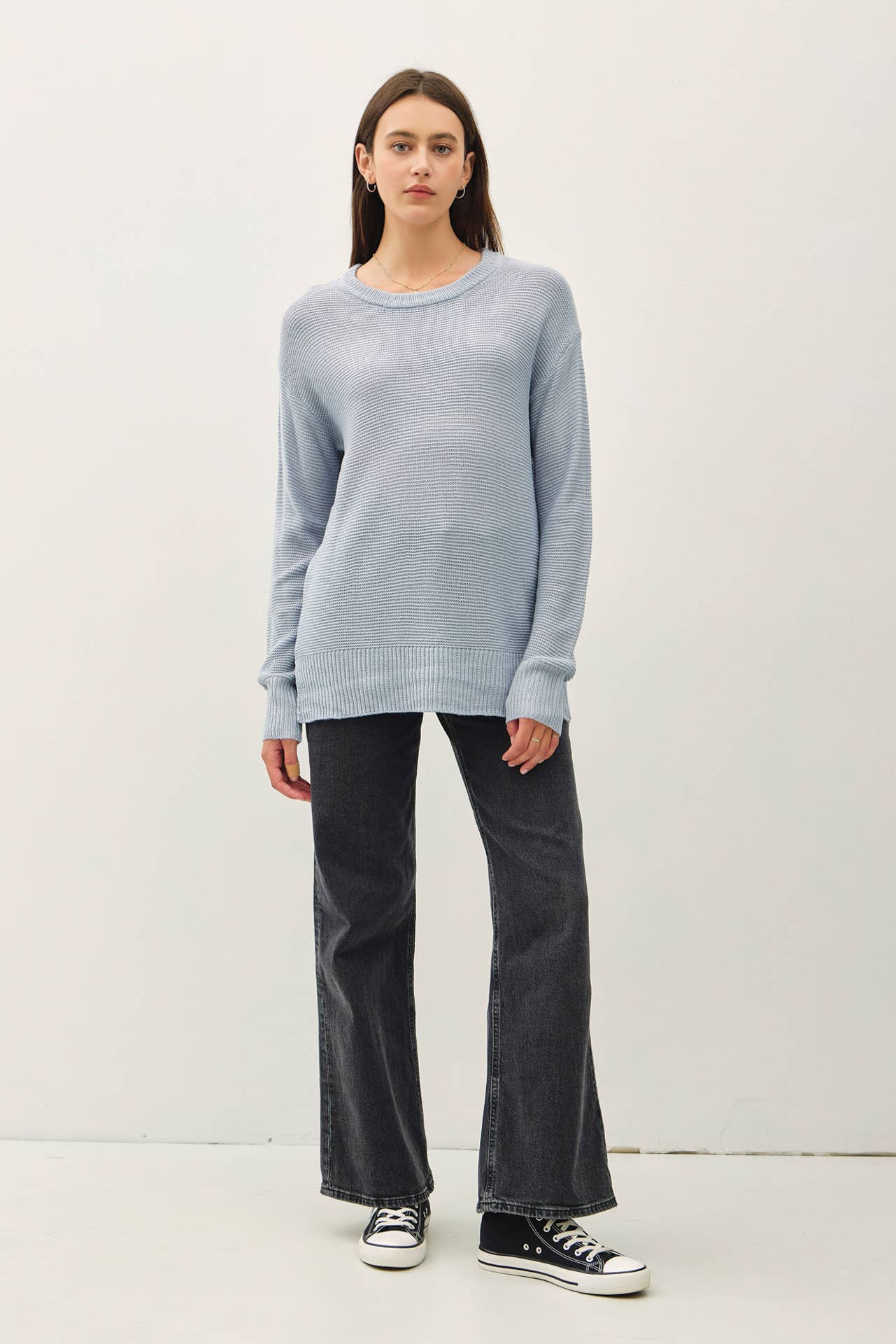 ROUND NECK BOYFRIEND FIT SWEATER