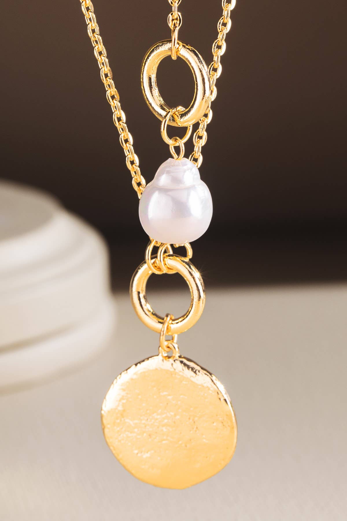 Multi-Layered Chain Necklace with double Pendants: GOLD(GD)