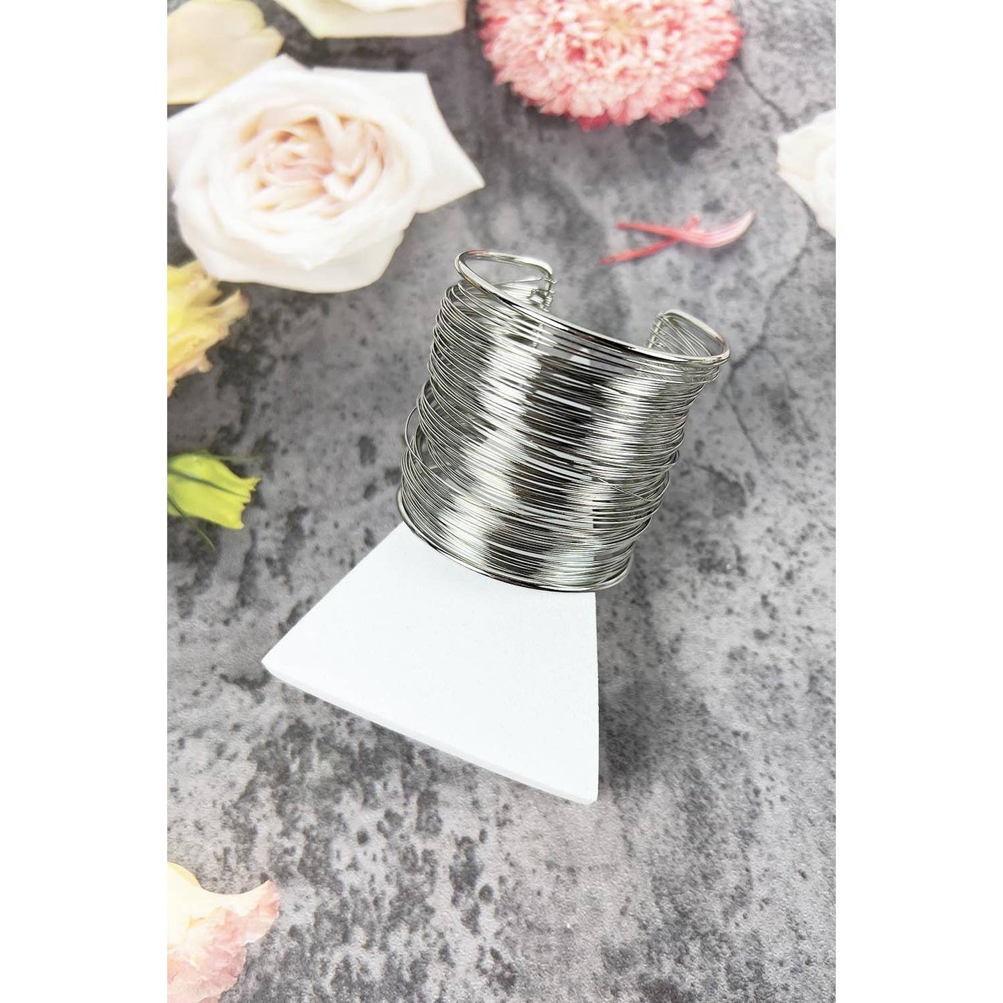 MULTI LAYER SHINNY WIRE WRAP BRACELET