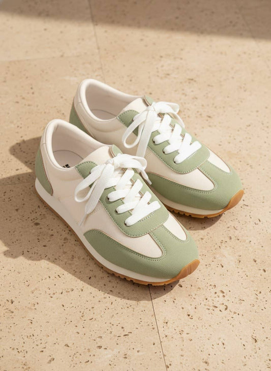 CARRIE Retro Runner Sneakers