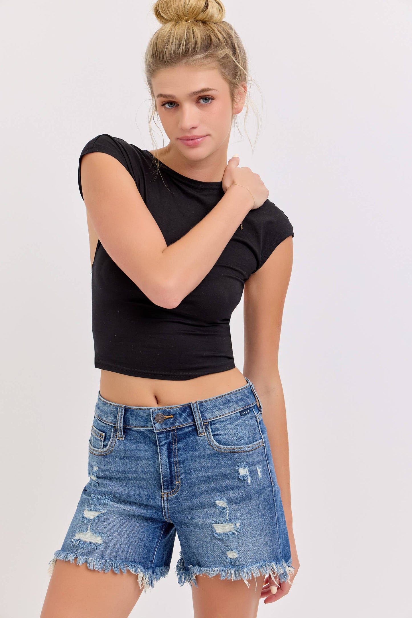 Boyfriend Shorts with Uneven Fray Hem Dark