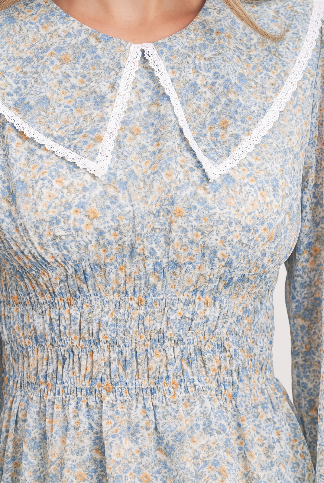 Floral Print Blouse with Lace Collar