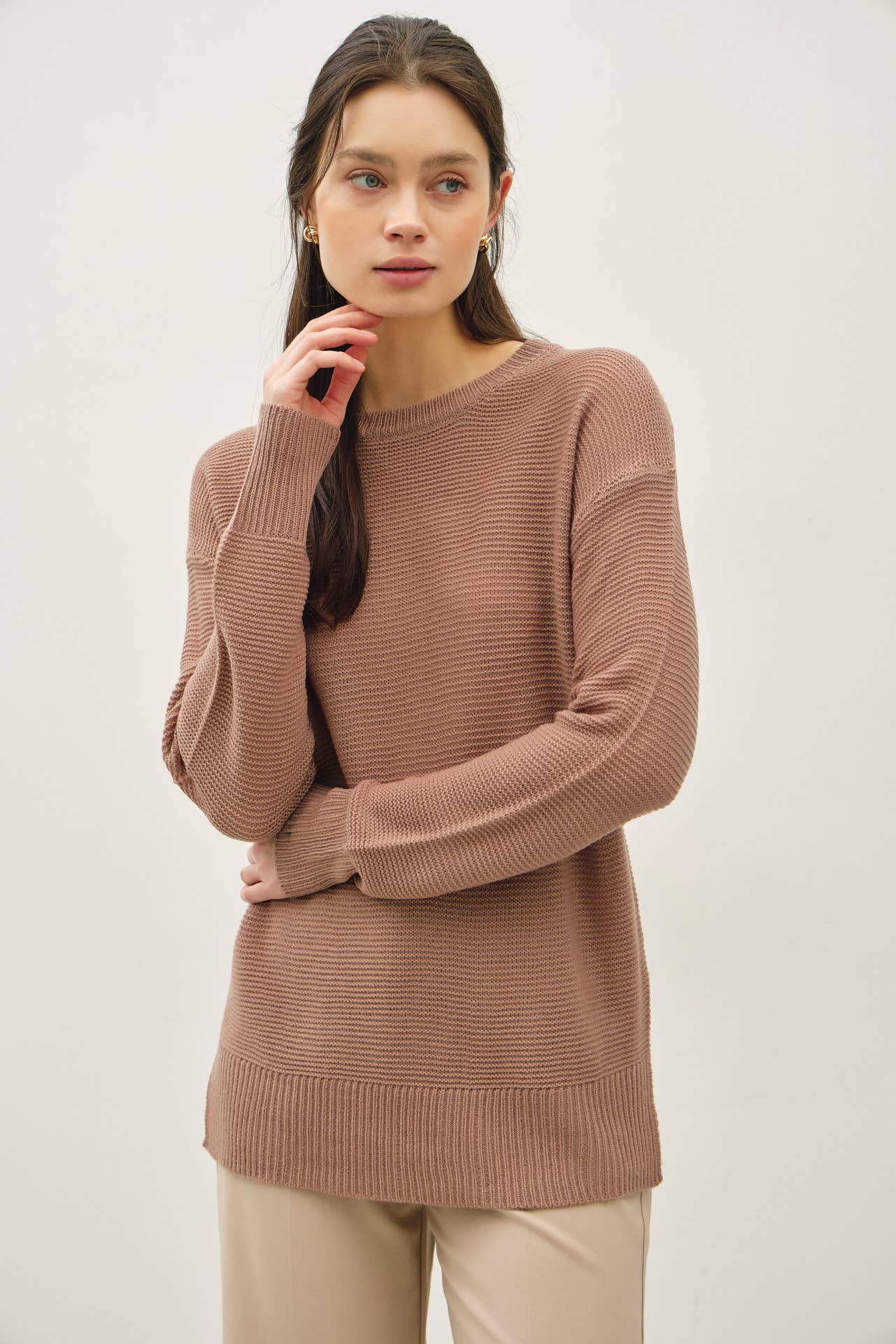 ROUND NECK BOYFRIEND FIT SWEATER