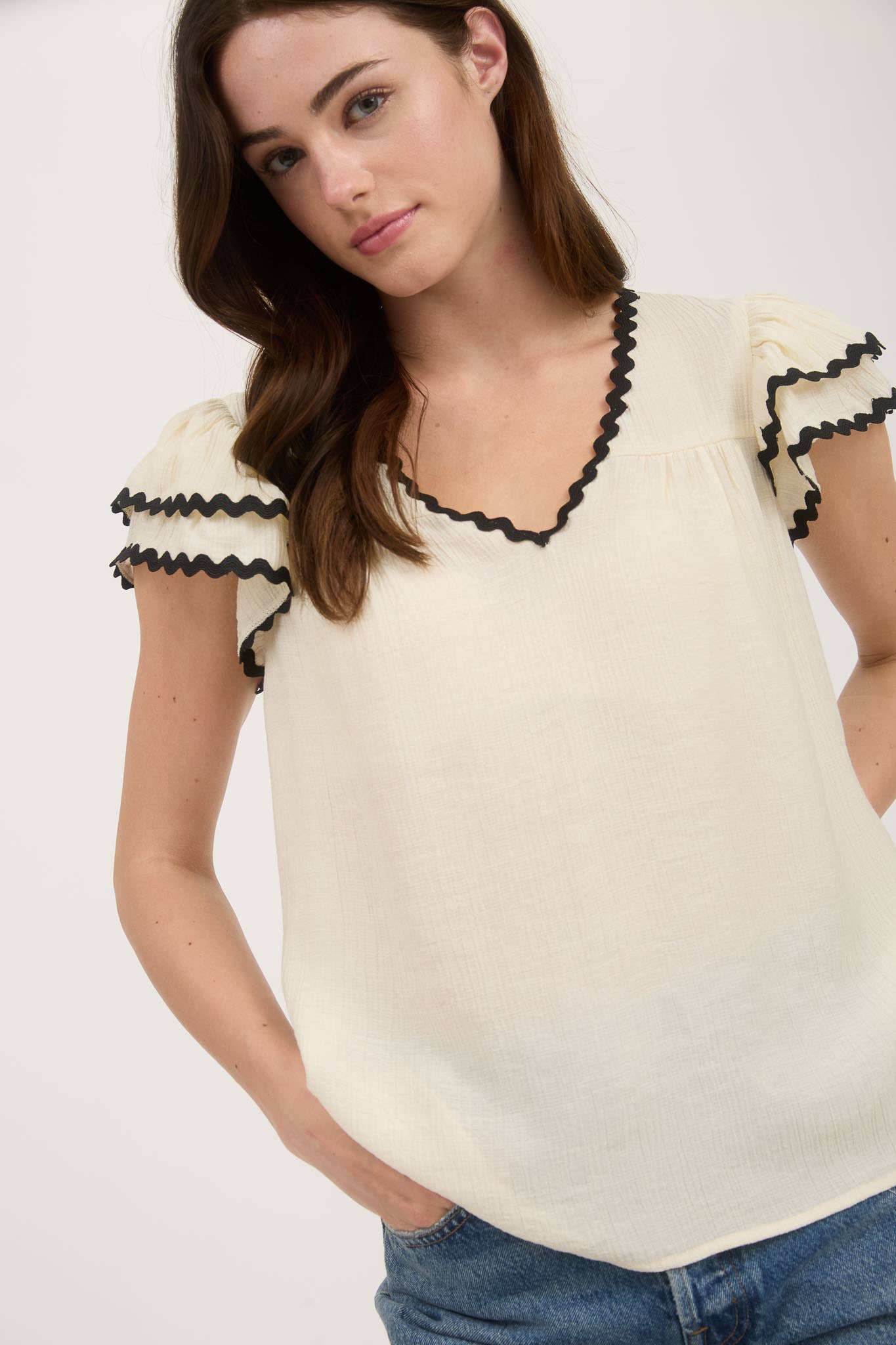 V NECK WAVY TRIM RUFFLE SLEEVE TOP