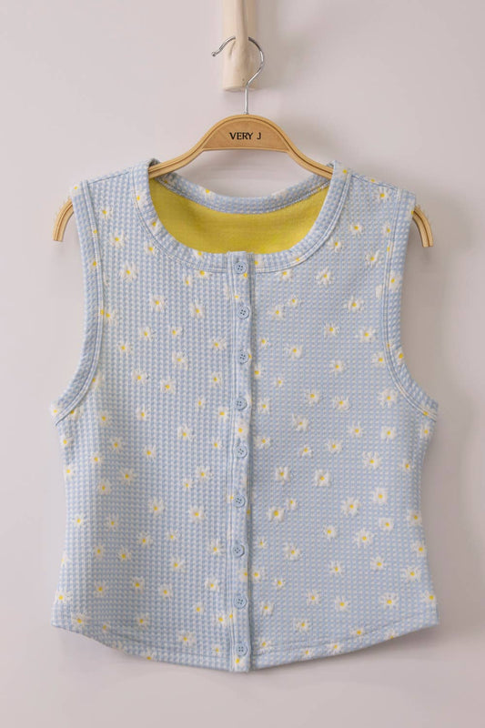 Floral Printed Sleeveless Fitted Button Down Top