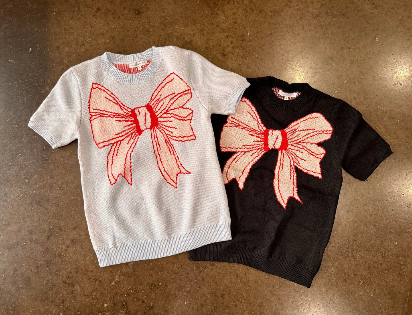 Short sleeve bow sweater