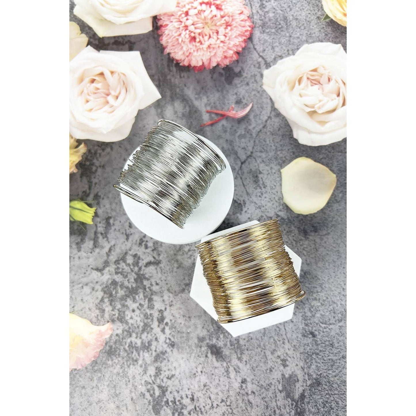 MULTI LAYER SHINNY WIRE WRAP BRACELET