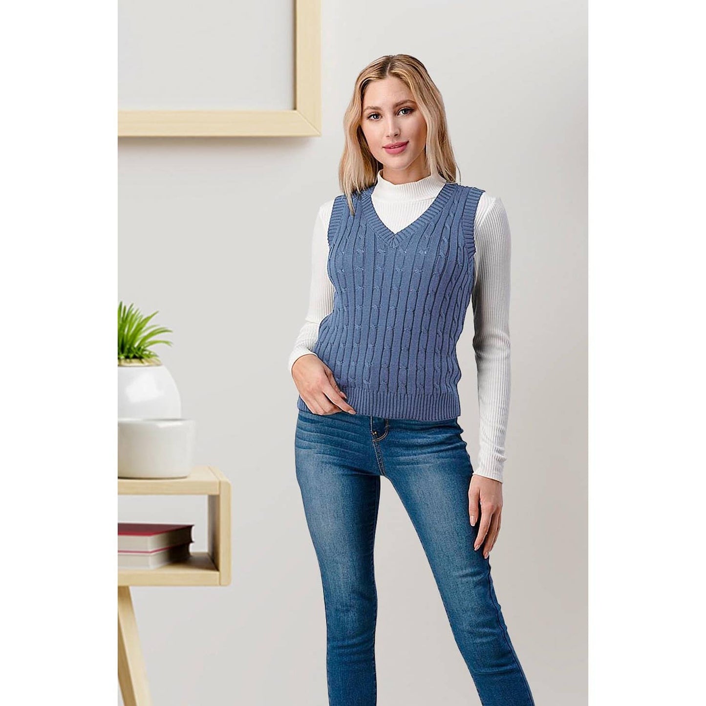 CABLE KNIT V NECK SWEATER VEST