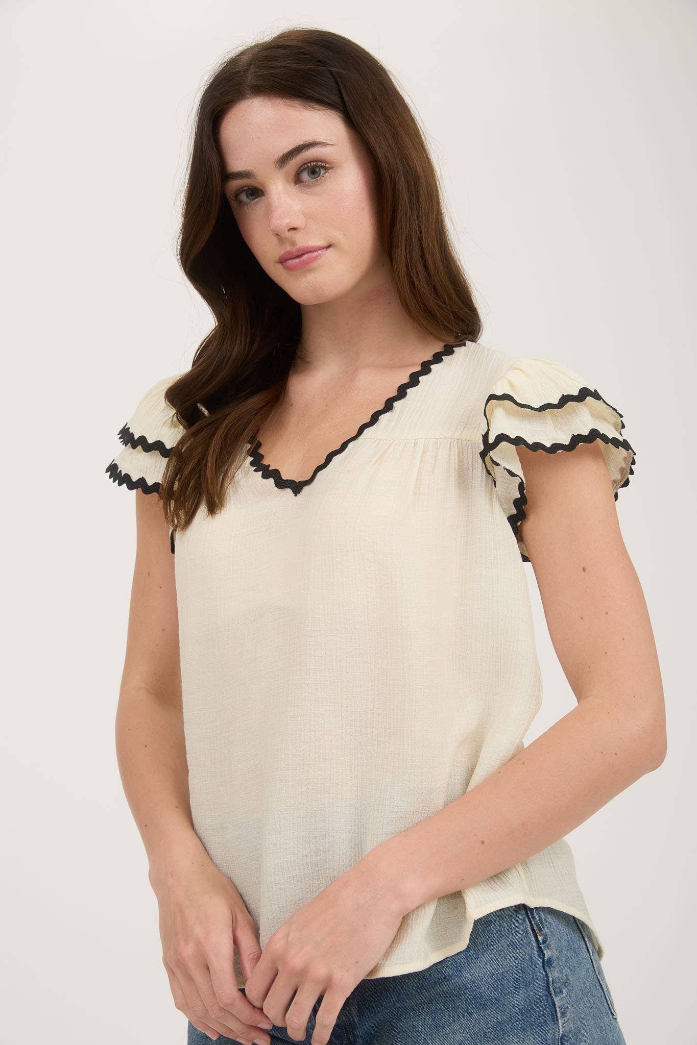 V NECK WAVY TRIM RUFFLE SLEEVE TOP