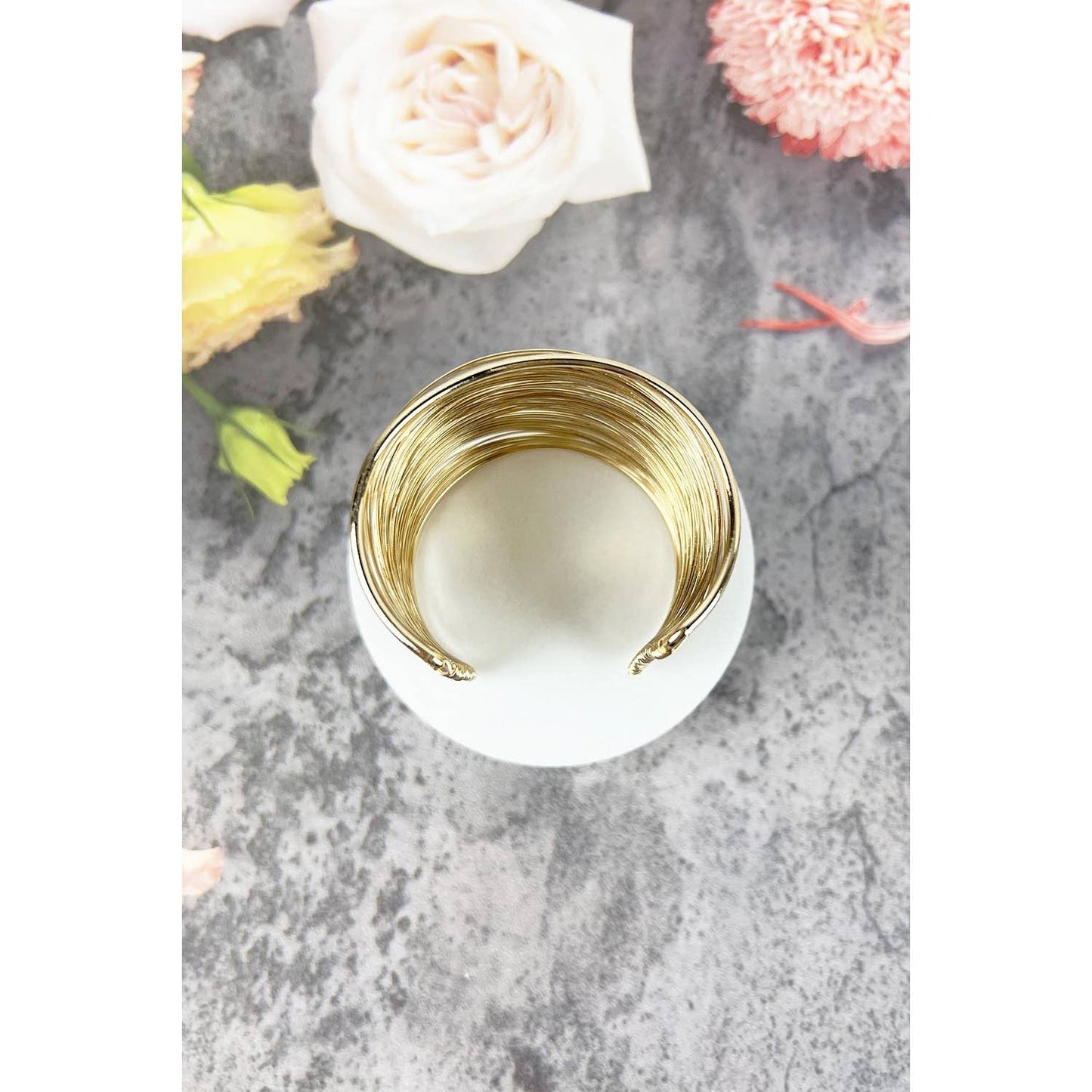 MULTI LAYER SHINNY WIRE WRAP BRACELET