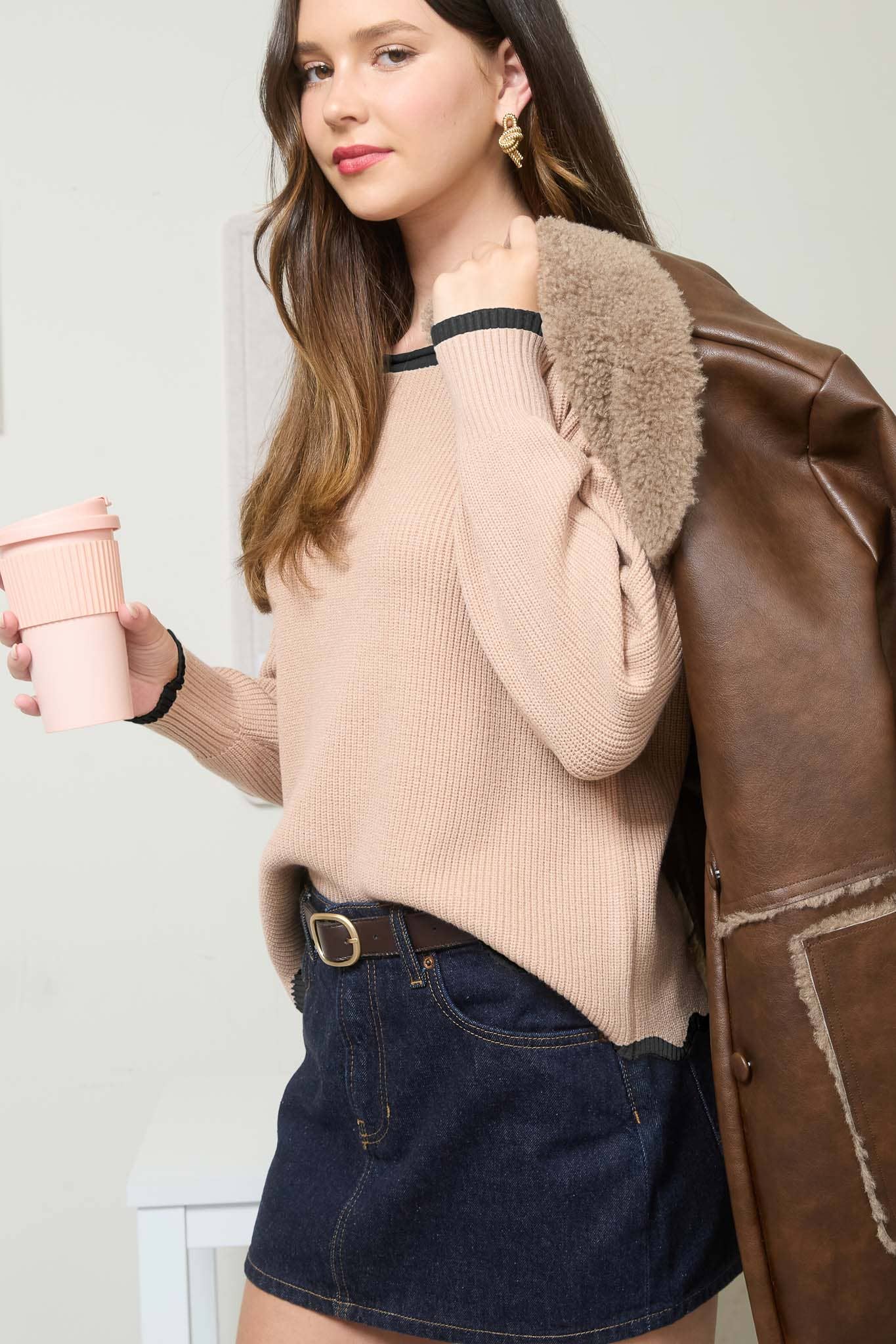 CONTRAST SCALLOP TRIM KNIT PULLOVER SWEATER