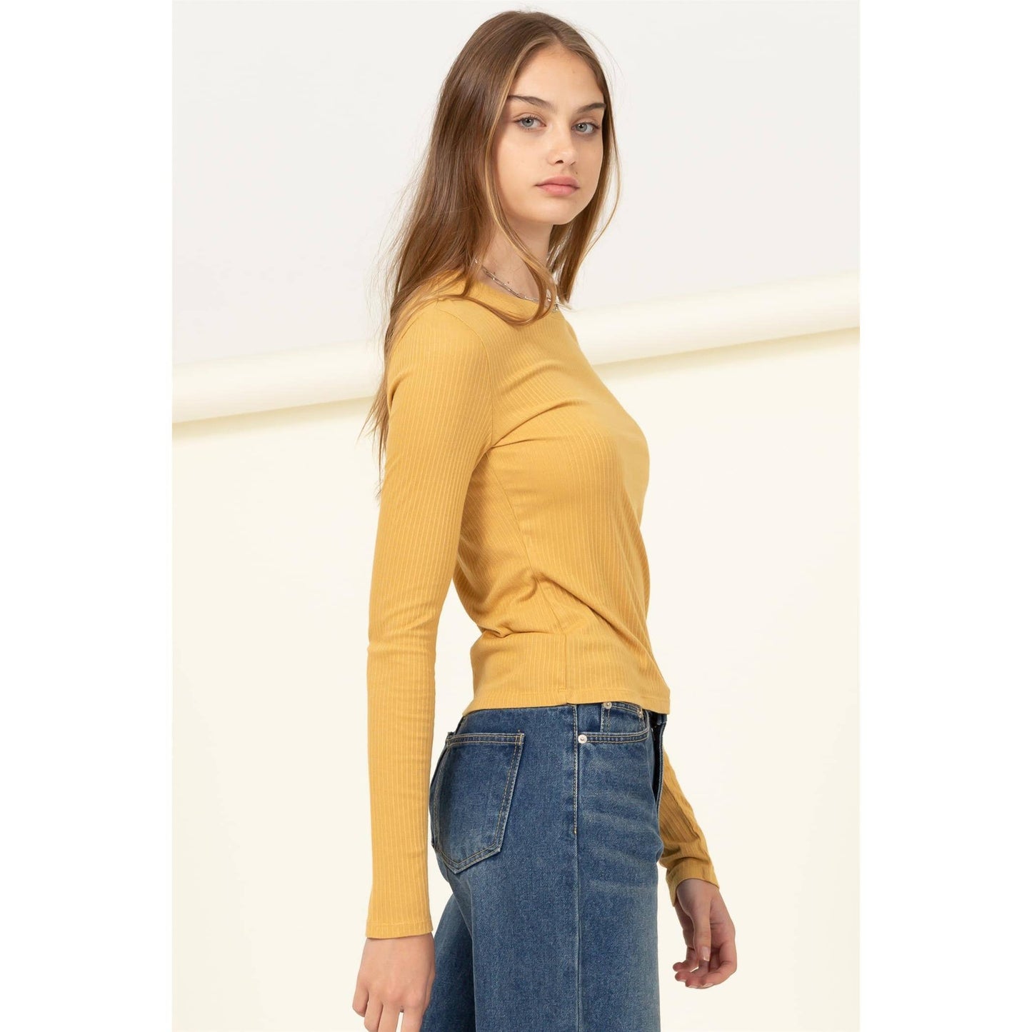 LONG-SLEEVE RIBBED CREW NECK TOP