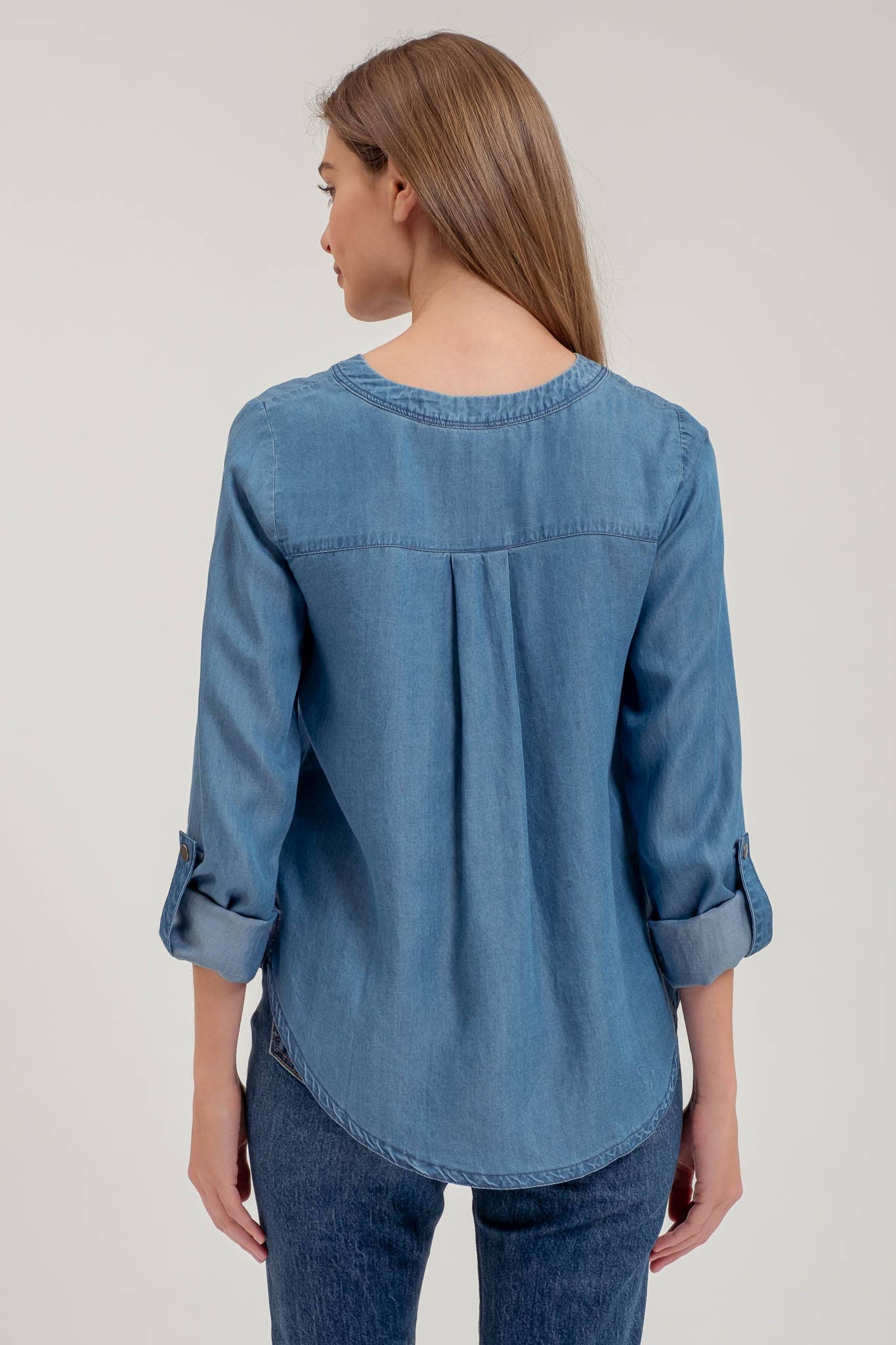 CHAMBRAY V NECK HALF BUTTON LONG SLEEVE TOP