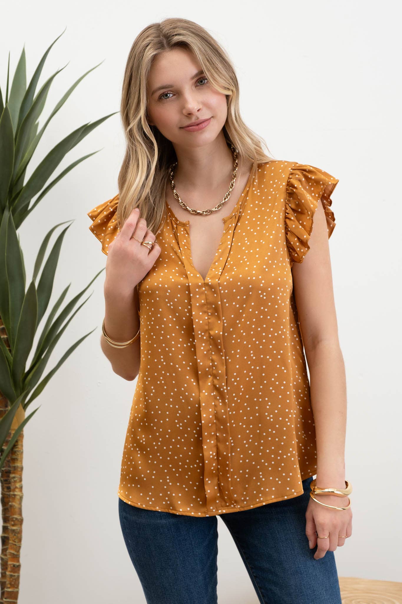 POLKA DOT SHORT RUFFLE SLEEVE SPLIT NECK BLOUSE CARAMEL