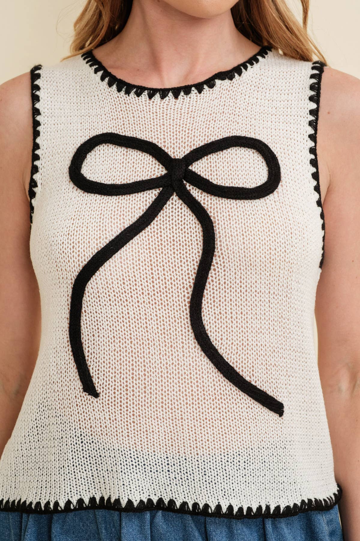 KNITTED BOW ACCENT TOP