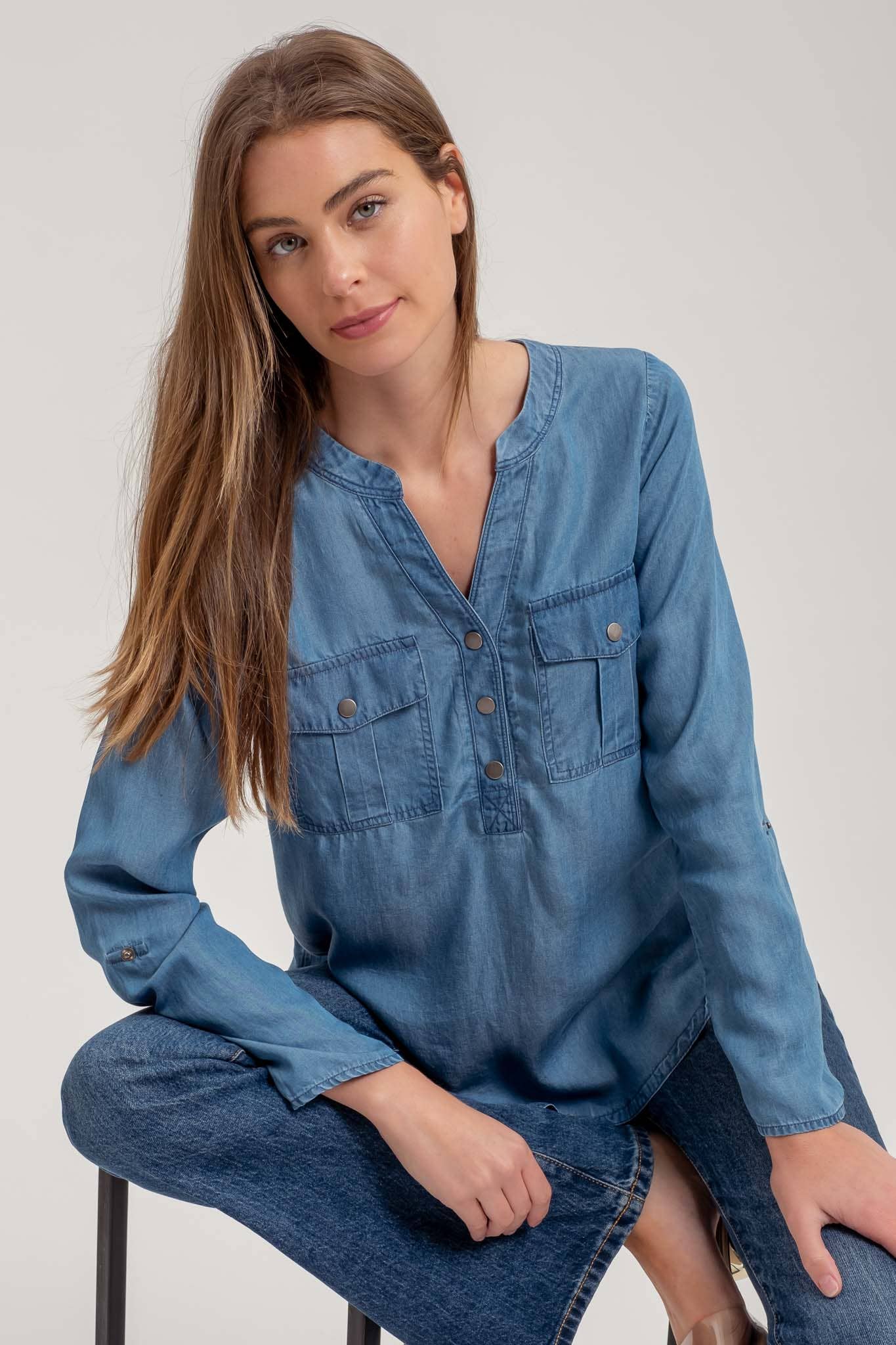 CHAMBRAY V NECK HALF BUTTON LONG SLEEVE TOP