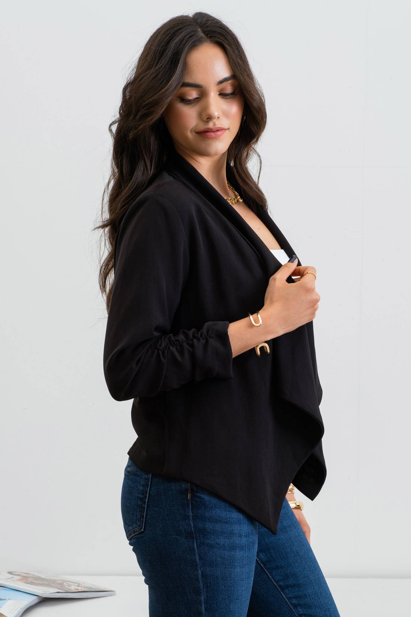 BLACK ROUCHED SLEEVE BLAZER