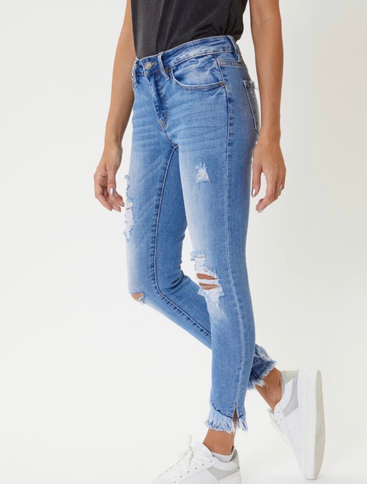 Josie Mid Rise Skinny 018